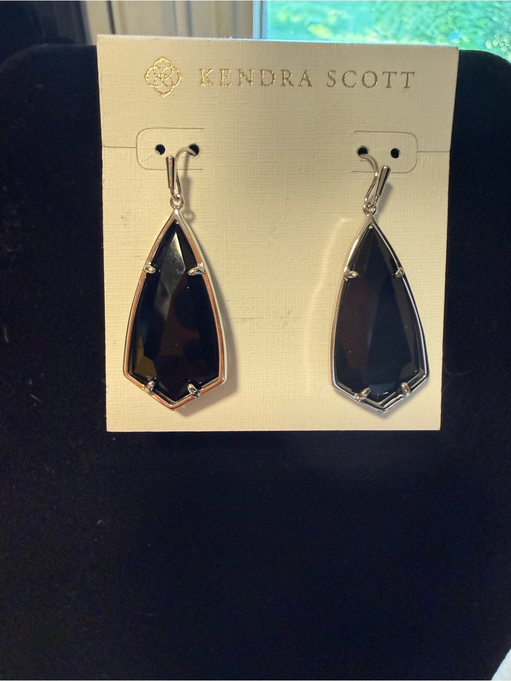 Kendra Scott Black Carla Drop Earrings. Rhodium plated